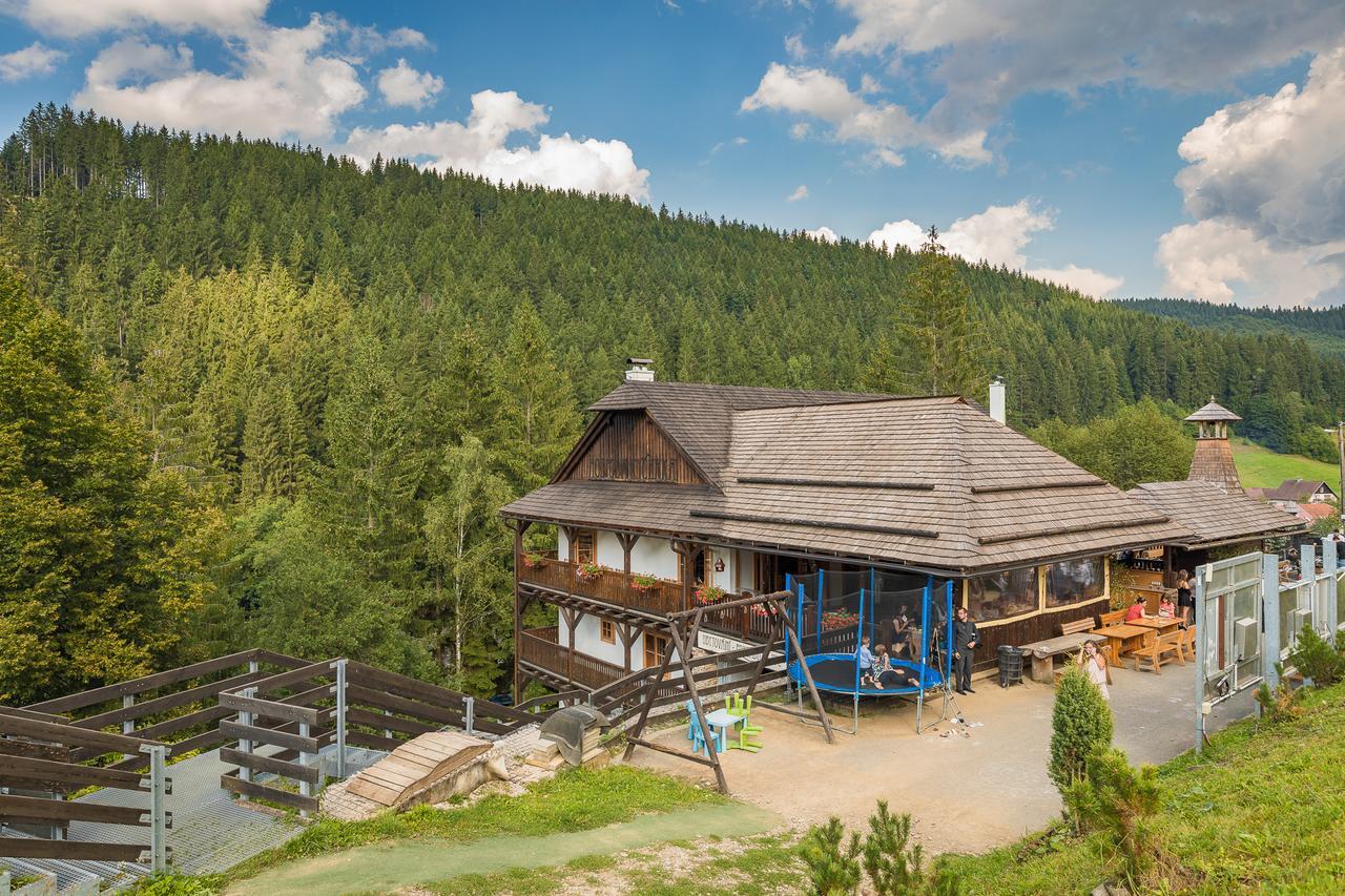 Valasske Chalupy Kycerka Hotel Velké Karlovice Eksteriør billede
