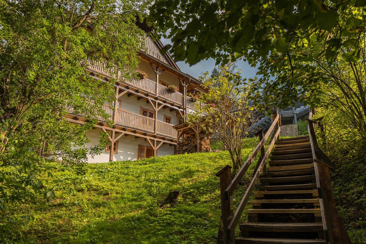 Valasske Chalupy Kycerka Hotel Velké Karlovice Eksteriør billede